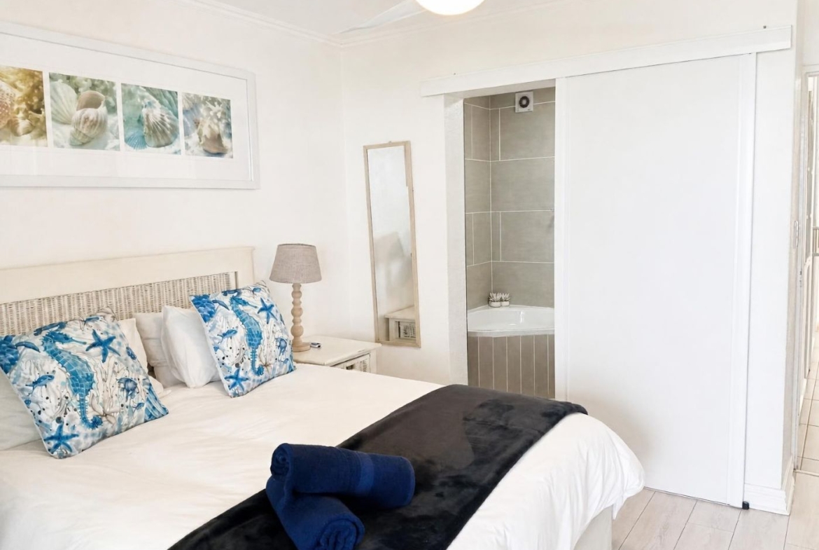 Laguna, Uvongo | R1,850,000 | 120 m² | 3 Bedrooms | Top Floor | Fully Furnished