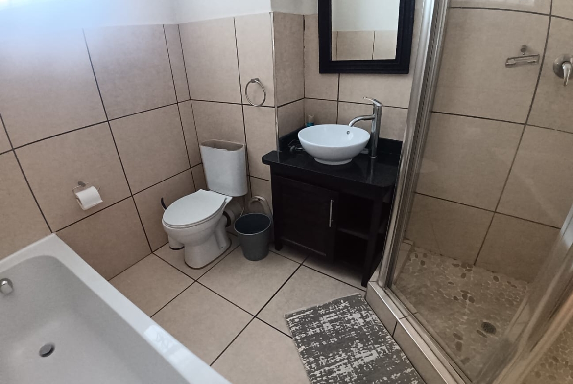 3 Bedroom, 2 Bathroom, Open Plan, Margate Sea view for Sale