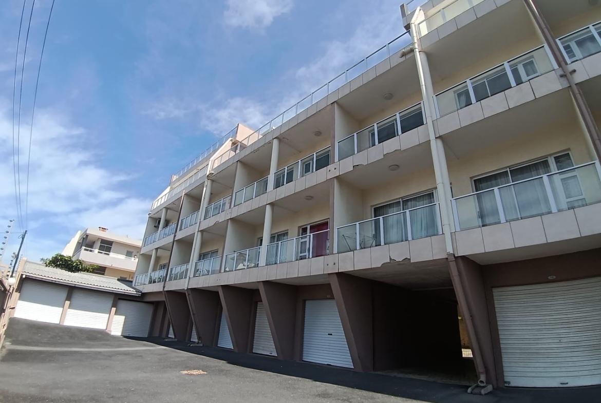 2 Bedroom, 1 Bathroom, open plan, Margate Sea view for Sale