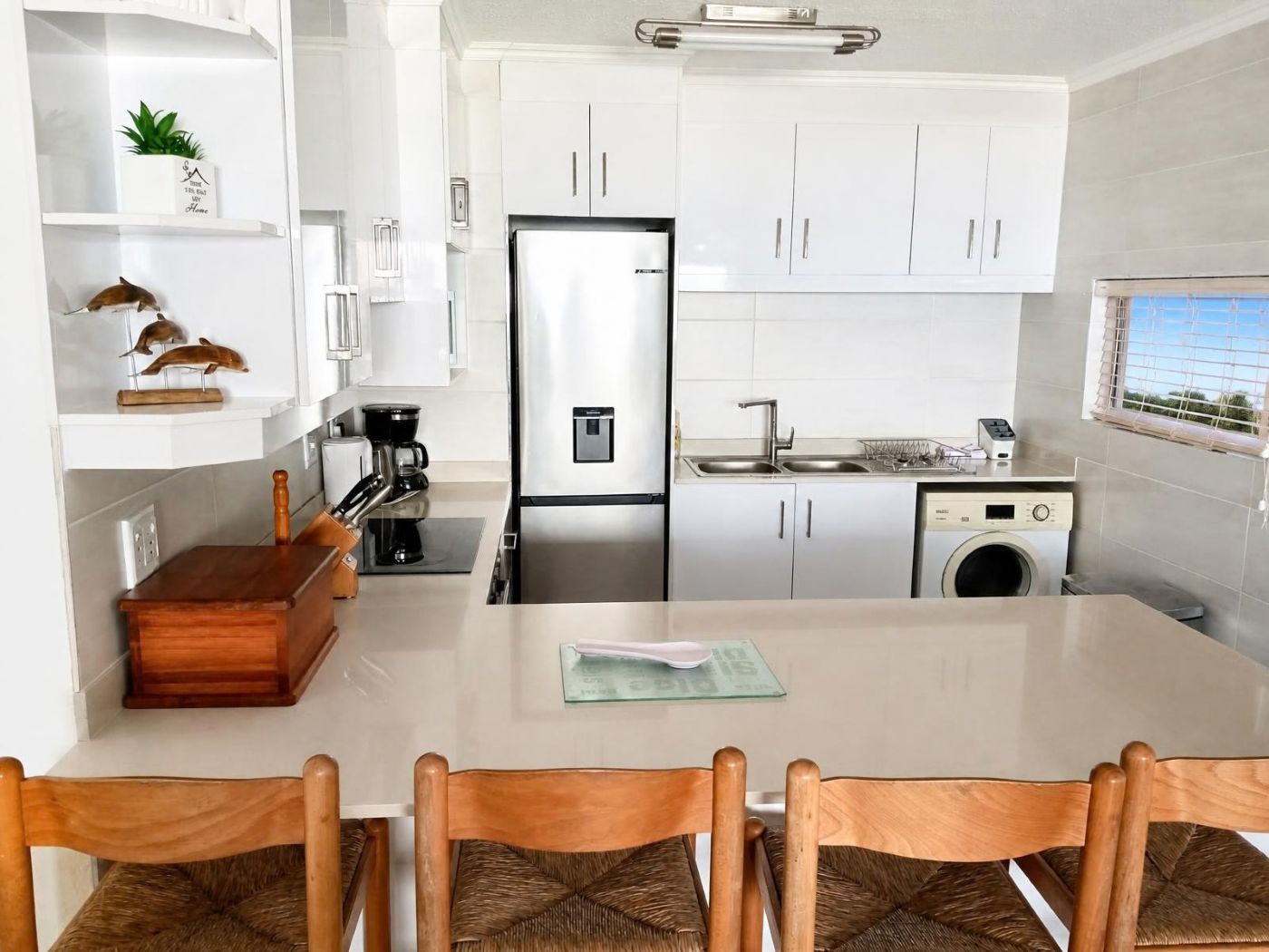 Laguna, Uvongo | R1,850,000 | 120 m² | 3 Bedrooms | Top Floor | Fully Furnished