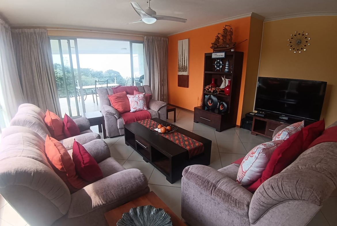 3 Bedroom, 2 Bathroom, Open Plan, Margate Sea view for Sale