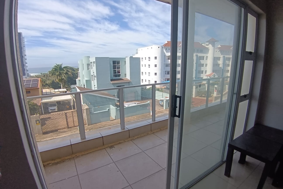 2 Bedroom, 1 Bathroom, open plan, Margate Sea view for Sale