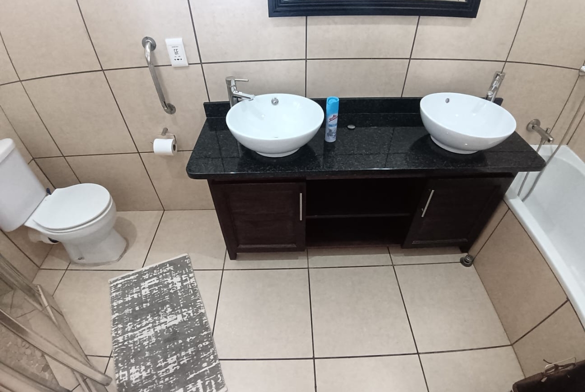 3 Bedroom, 2 Bathroom, Open Plan, Margate Sea view for Sale