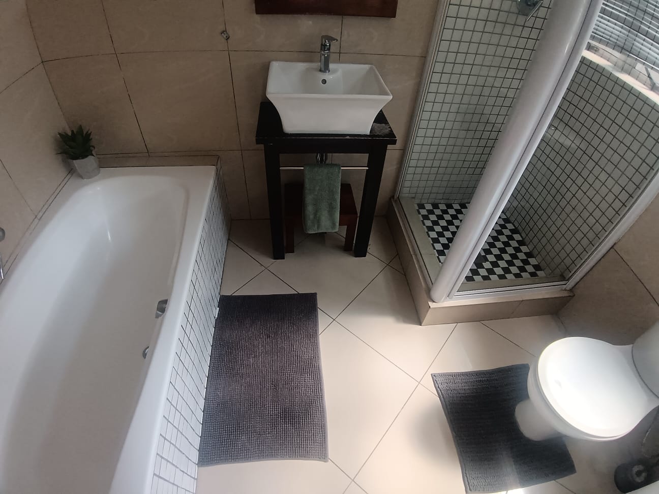 3 Bedroom, 2 Bathroom, Open Plan, Margate Sea view for Sale