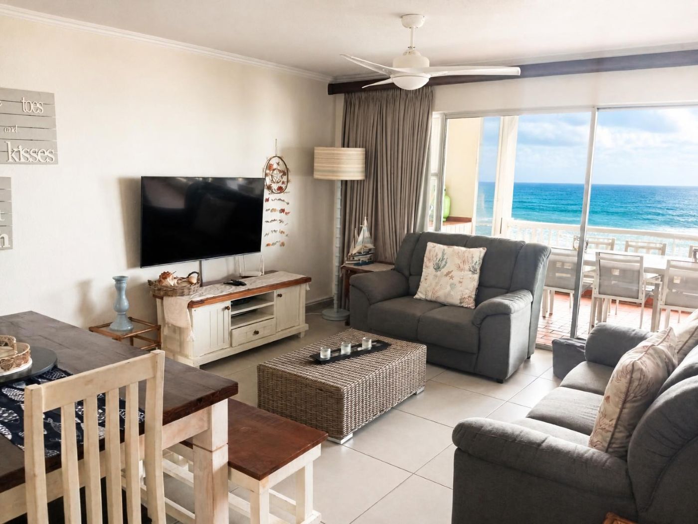Laguna, Uvongo | R1,850,000 | 120 m² | 3 Bedrooms | Top Floor | Fully Furnished