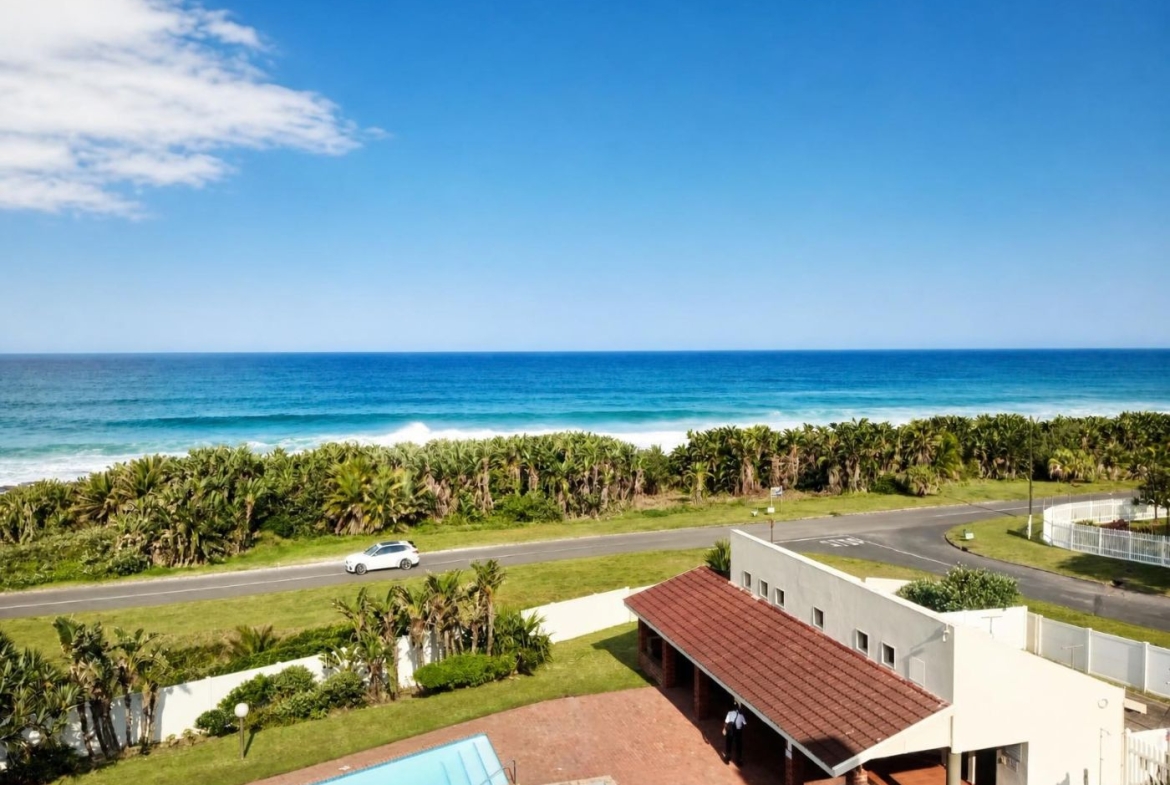 Laguna, Uvongo | R1,850,000 | 120 m² | 3 Bedrooms | Top Floor | Fully Furnished