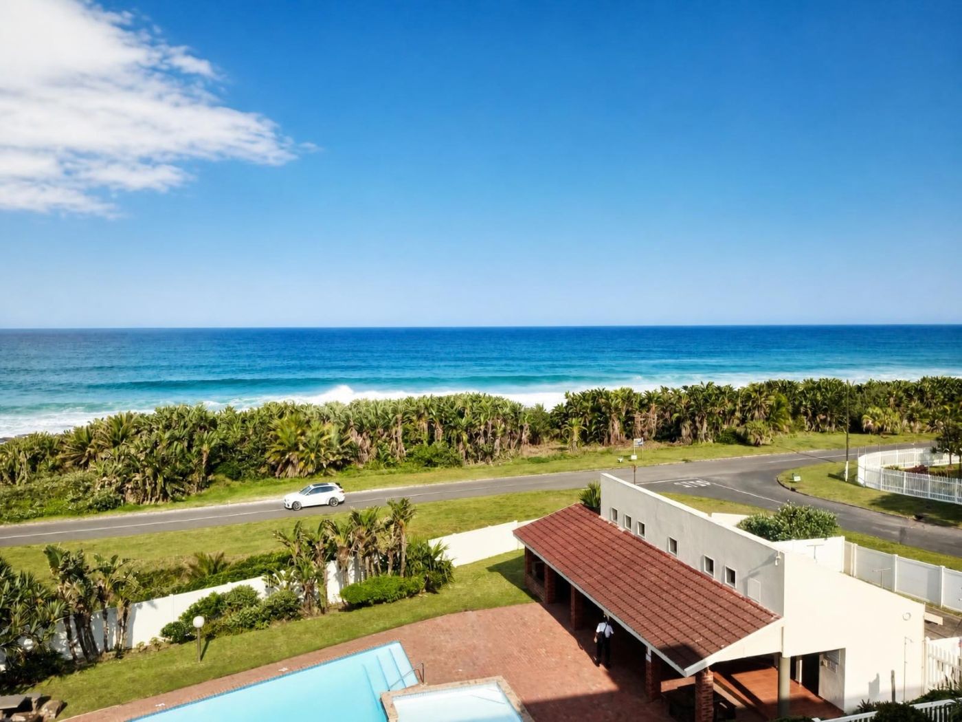 Laguna, Uvongo | R1,850,000 | 120 m² | 3 Bedrooms | Top Floor | Fully Furnished