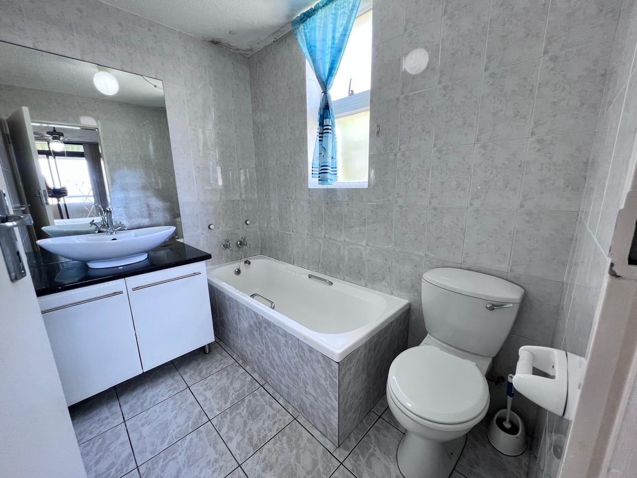 95d7b3ff-82b6-498e-b365-8c494a721067 Fully Furnished Pet Friendly 3 Bedroom Apartment with Spectacular Sea Views