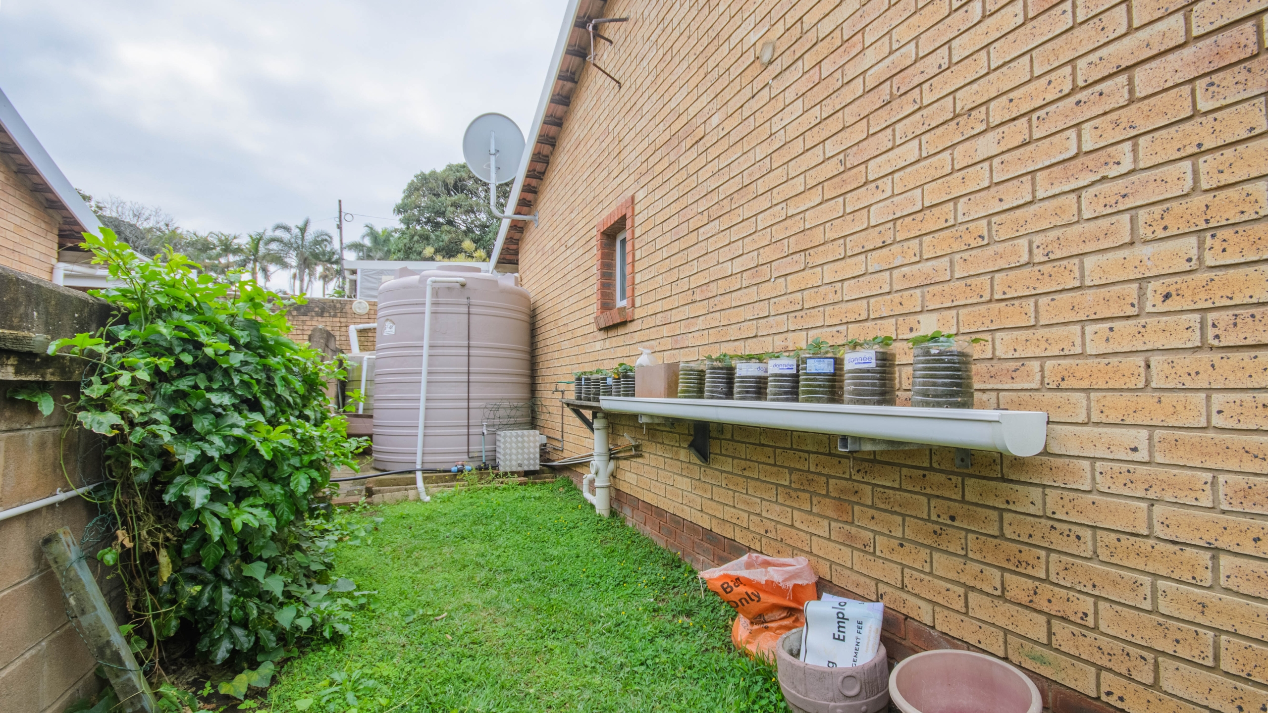 DSC_0090-HDR 3-Bedroom Solar-Powered Townhouse in Manaba Beach with Private Garden