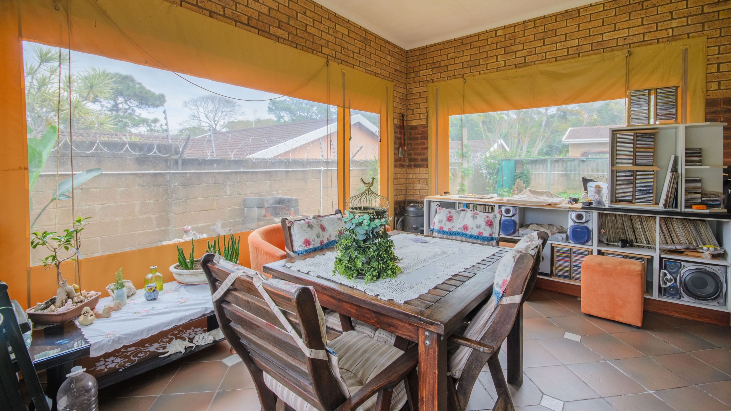 DSC_0129-HDR 3-Bedroom Solar-Powered Townhouse in Manaba Beach with Private Garden
