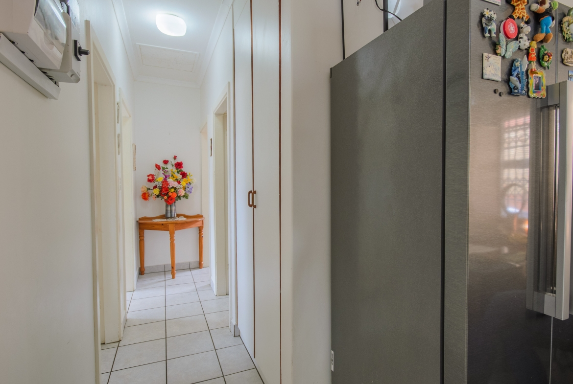 3-Bedroom Solar-Powered Townhouse in Manaba Beach with Private Garden