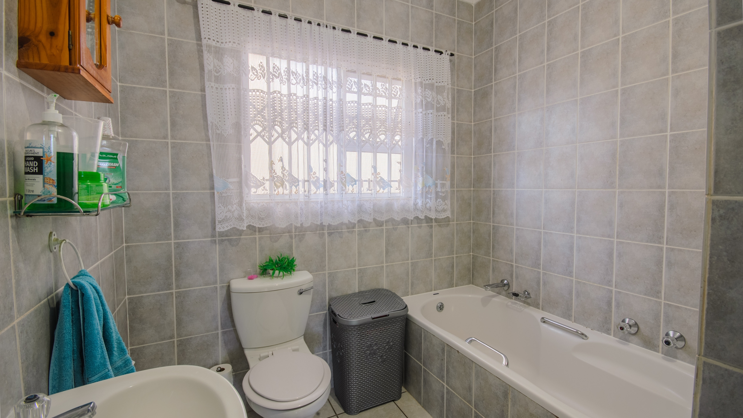 DSC_0168-HDR 3-Bedroom Solar-Powered Townhouse in Manaba Beach with Private Garden