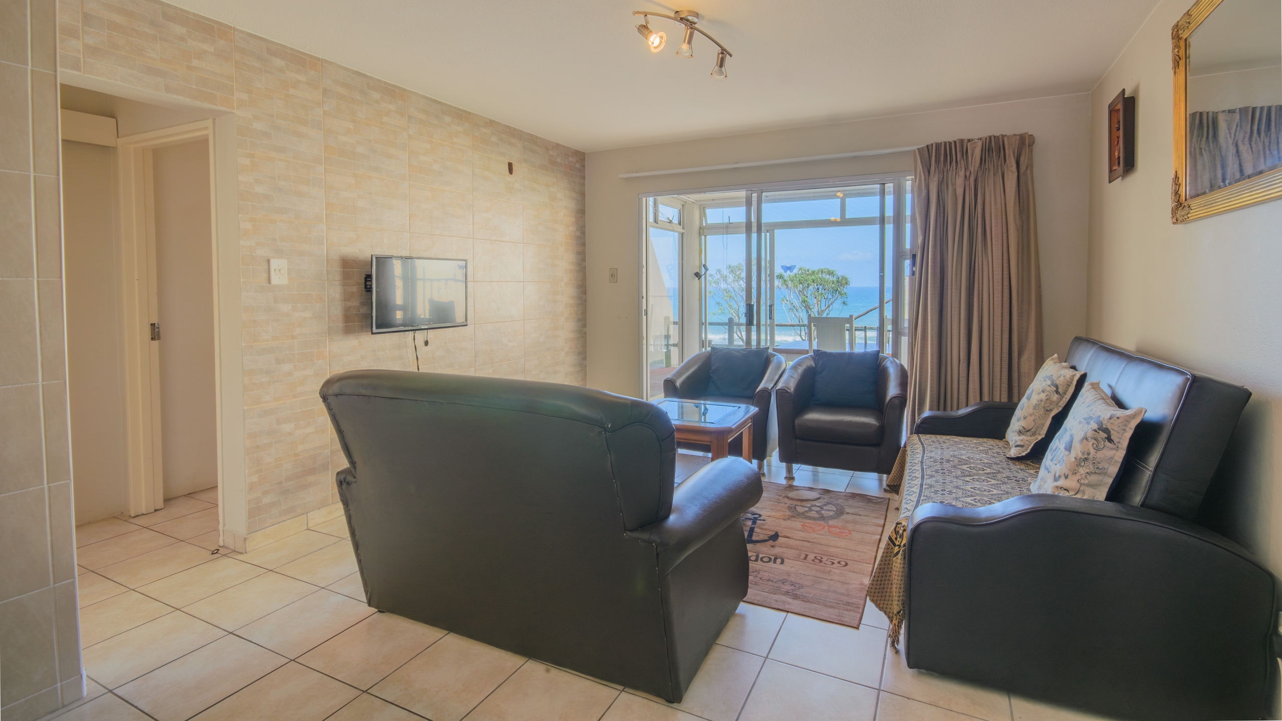 DSC_0354-HDR 2 Bedroom Apartment With Spectacular Sea Views For Sale In Margate