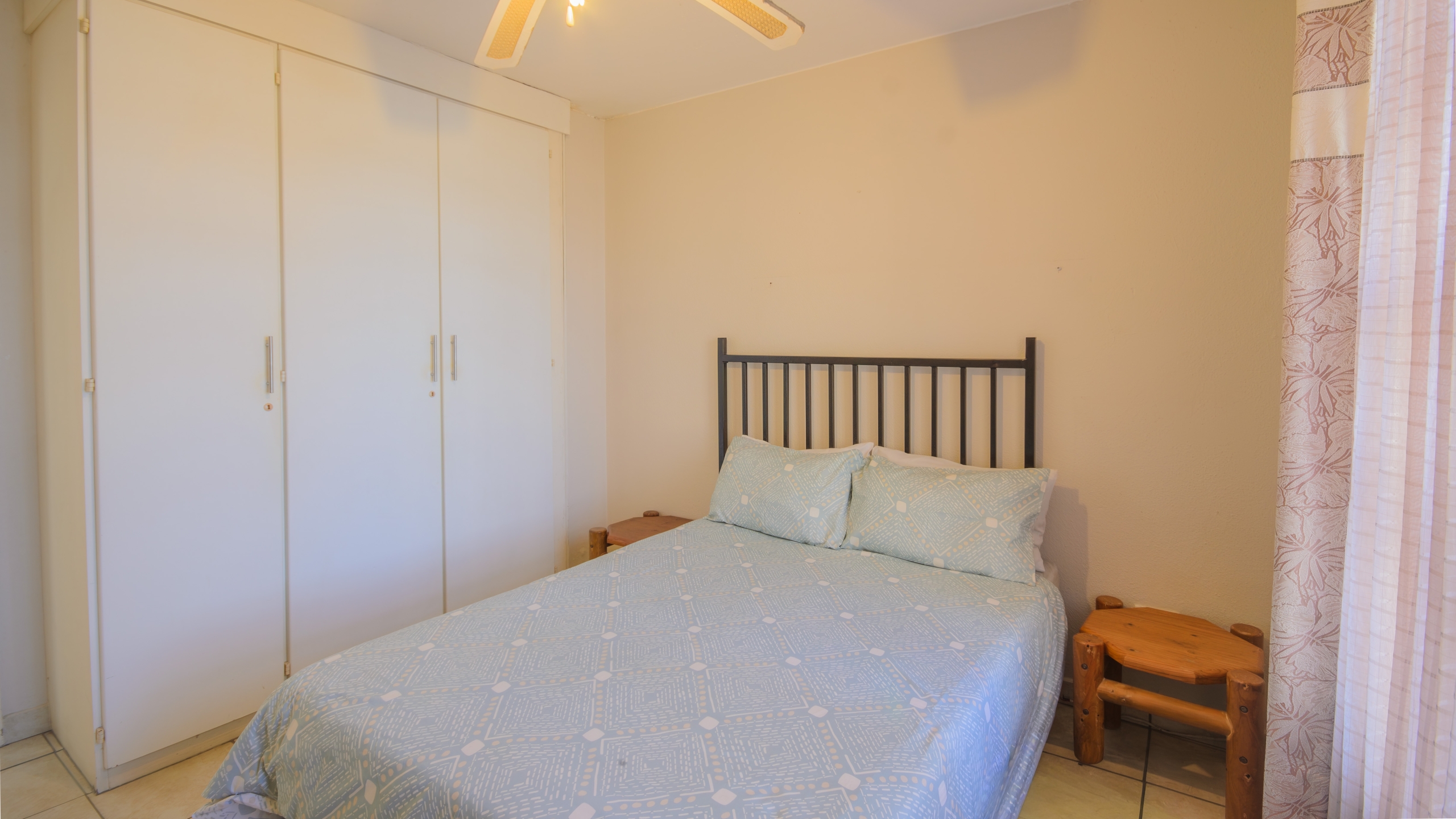 DSC_0441-HDR 2 Bedroom Apartment With Spectacular Sea Views For Sale In Margate