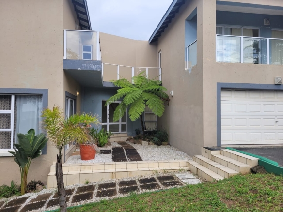Beautiful Double-Story Family Home with Separate Flat in Shelly Beach