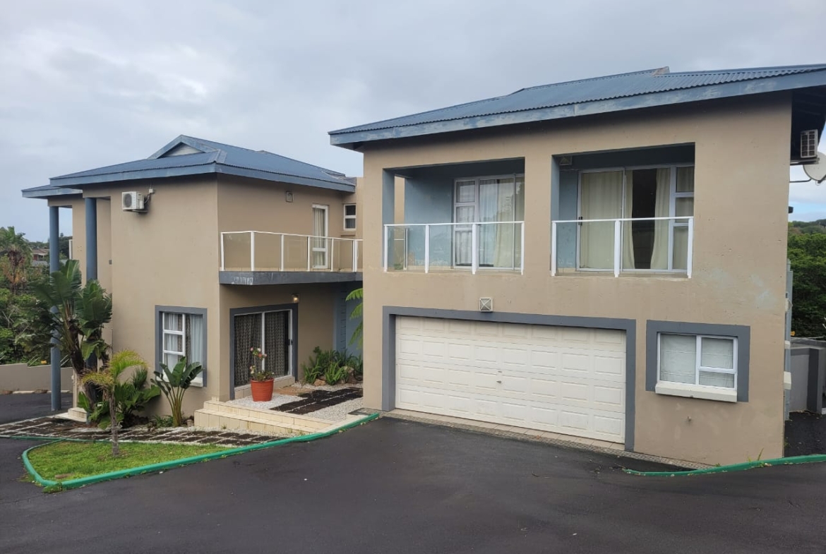 Beautiful Double-Story Family Home with Separate Flat in Shelly Beach