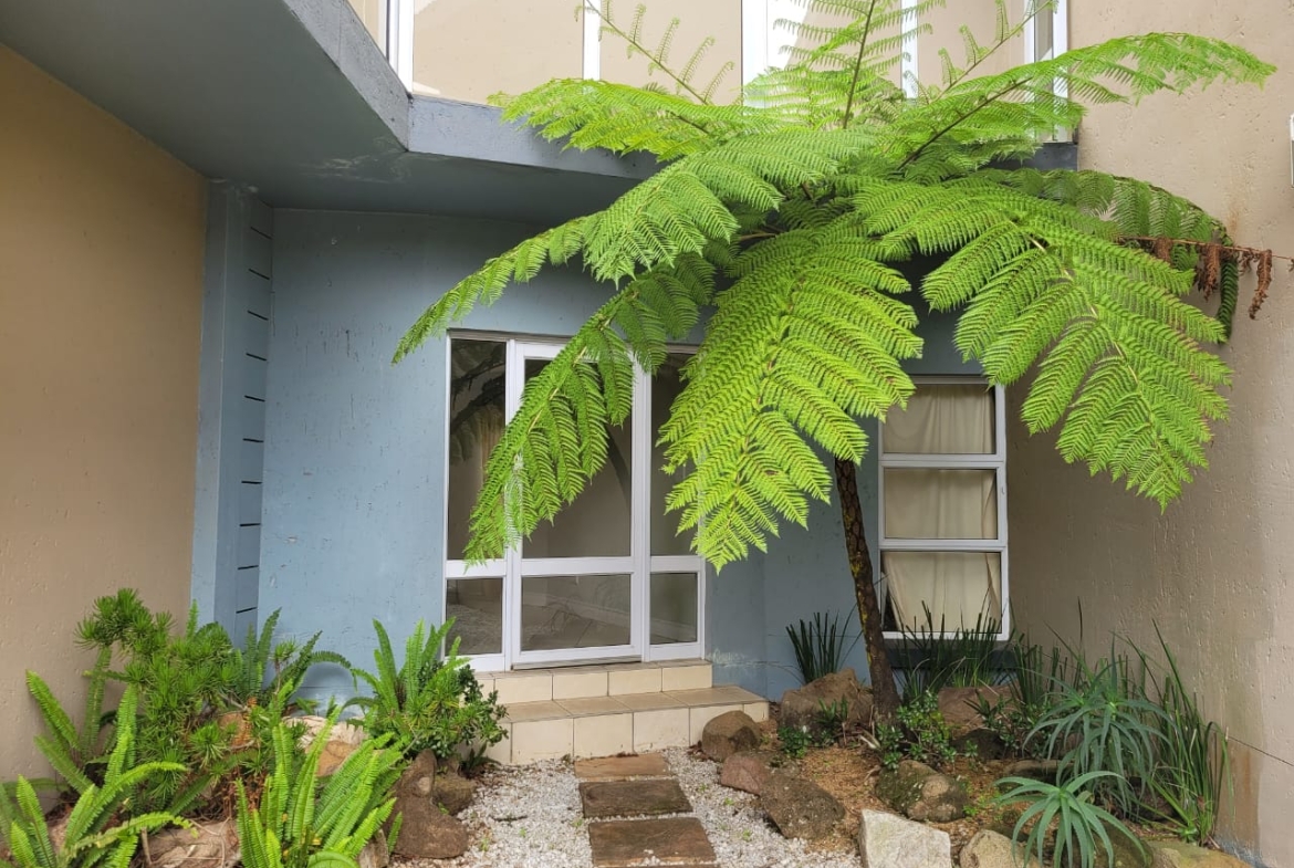 Beautiful Double-Story Family Home with Separate Flat in Shelly Beach