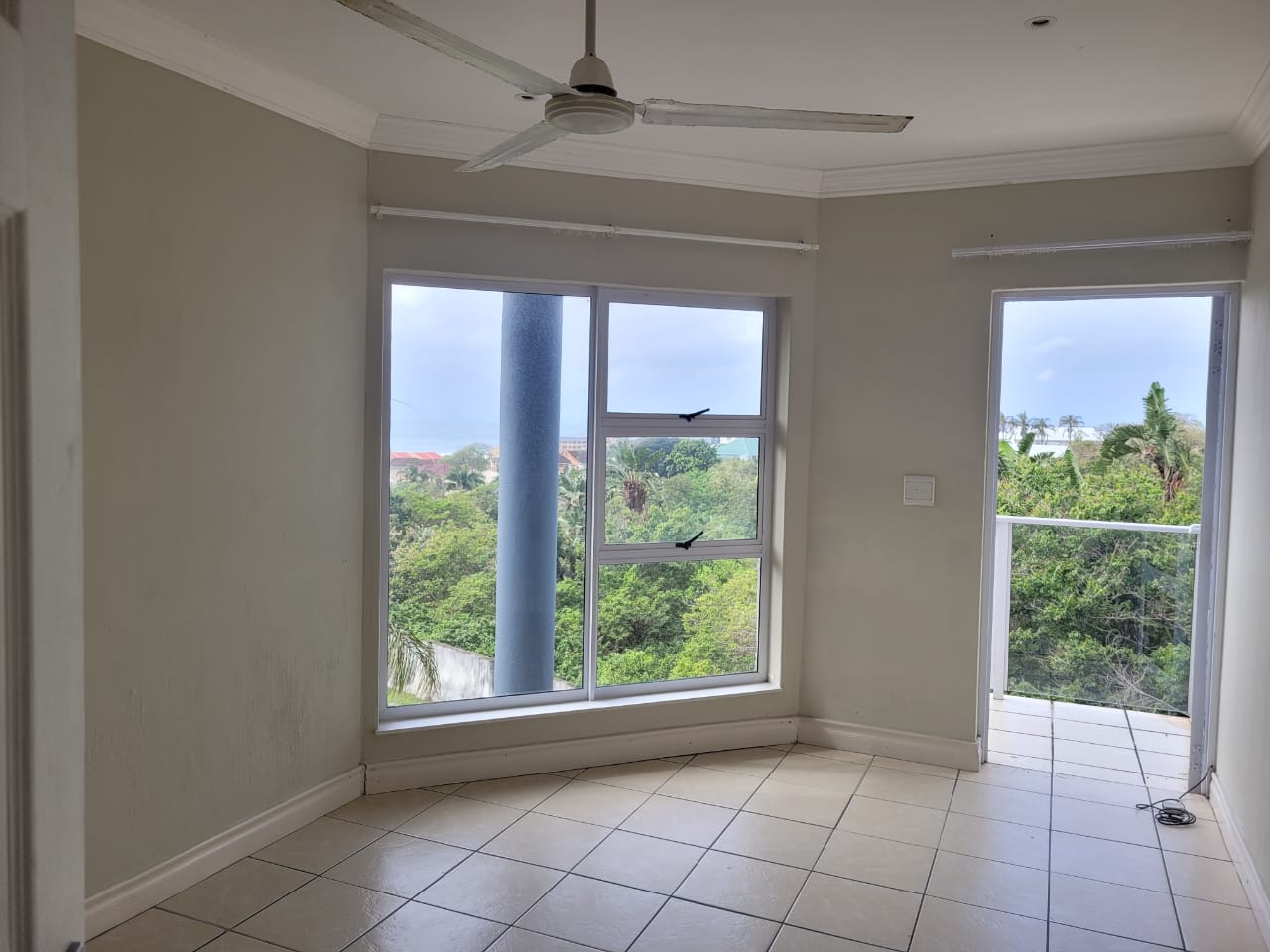 IMG-20241015-WA0092 Beautiful Double-Story Family Home with Separate Flat in Shelly Beach
