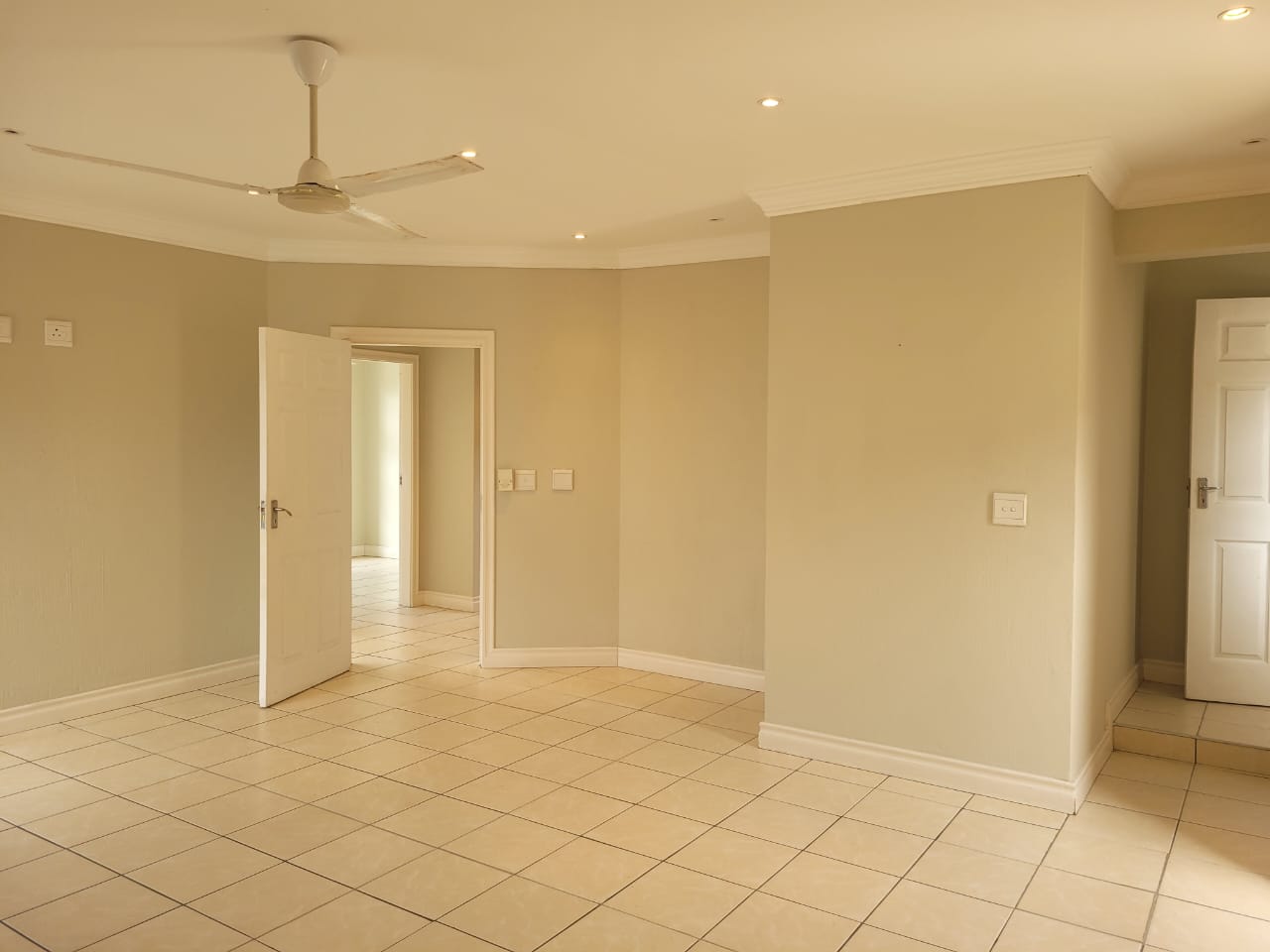 IMG-20241015-WA0102 Beautiful Double-Story Family Home with Separate Flat in Shelly Beach