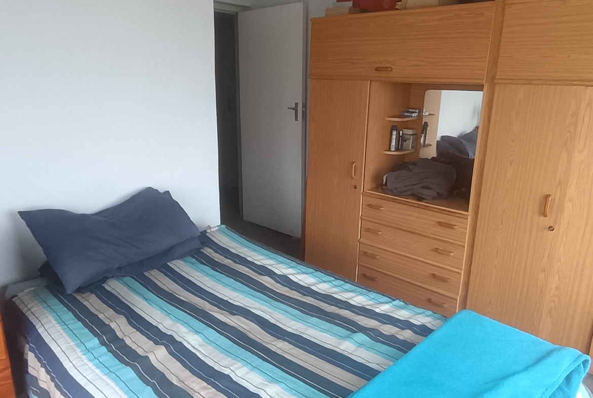 6-Bedroom Coastal Sanctuary with Expansive Sea Views – Margate,