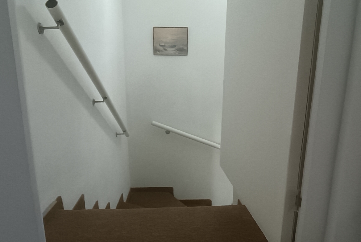 6-Bedroom Coastal Sanctuary with Expansive Sea Views – Margate,