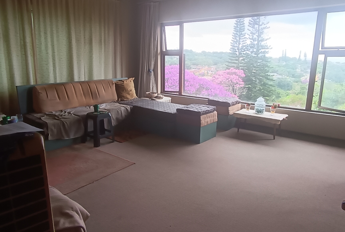 6-Bedroom Coastal Sanctuary with Expansive Sea Views – Margate,