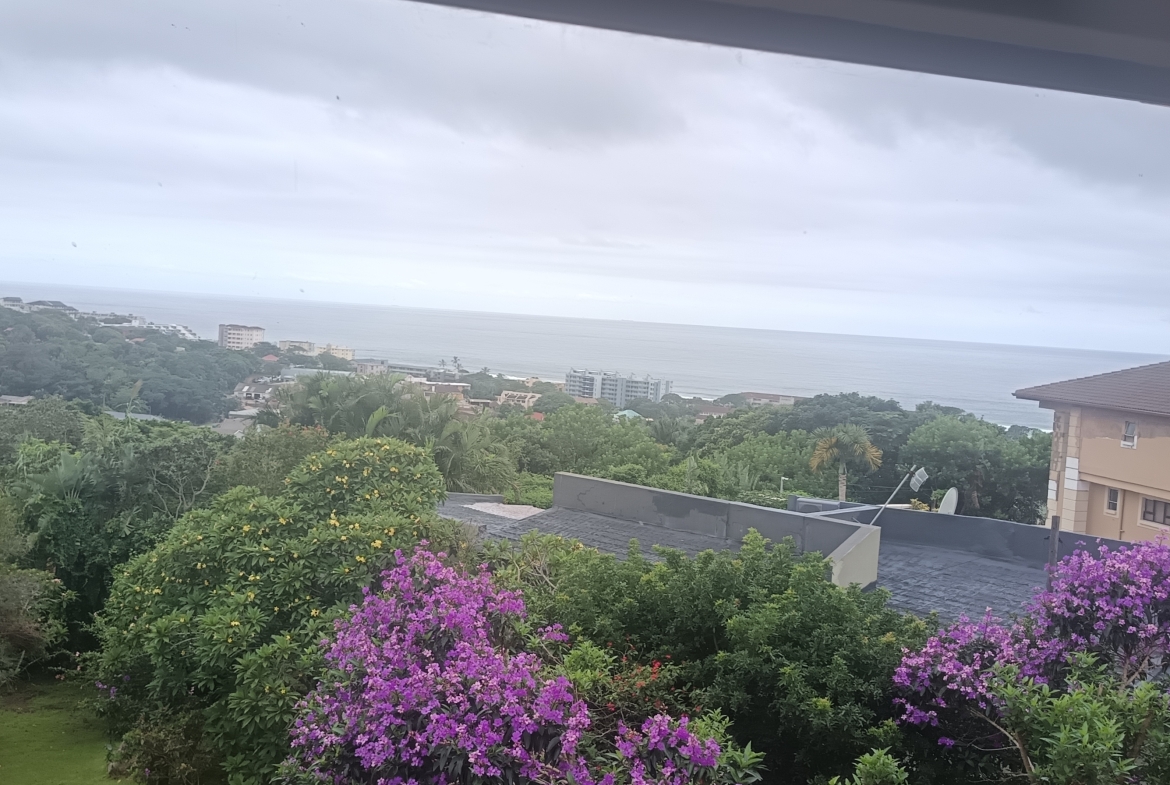 6-Bedroom Coastal Sanctuary with Expansive Sea Views – Margate,