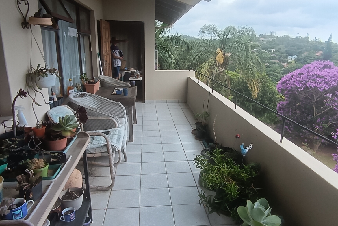 6-Bedroom Coastal Sanctuary with Expansive Sea Views – Margate,