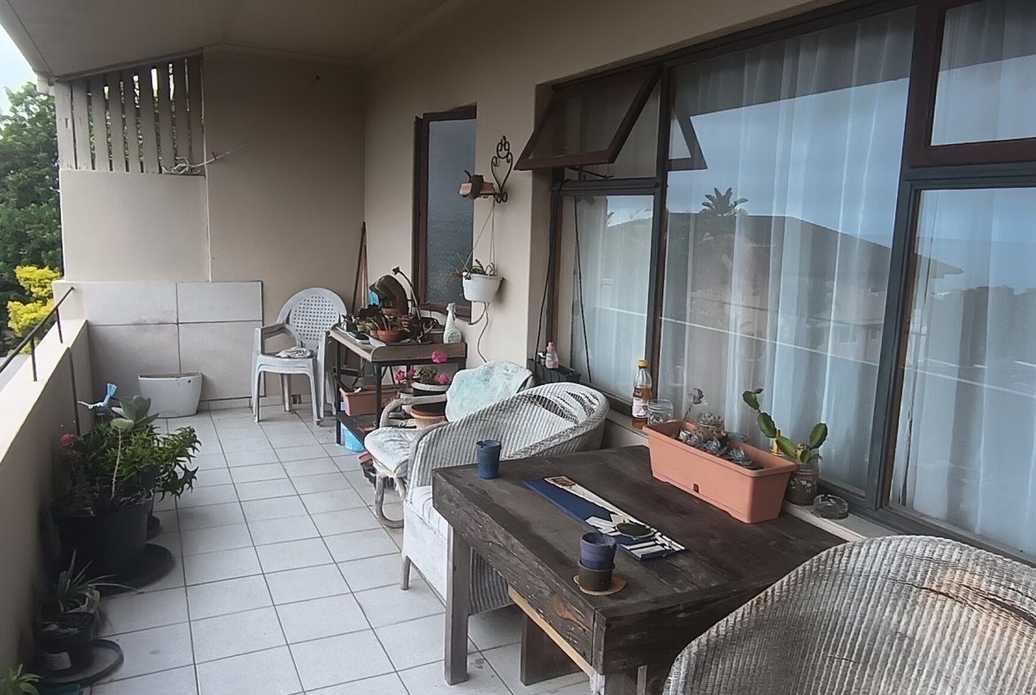 6-Bedroom Coastal Sanctuary with Expansive Sea Views – Margate,
