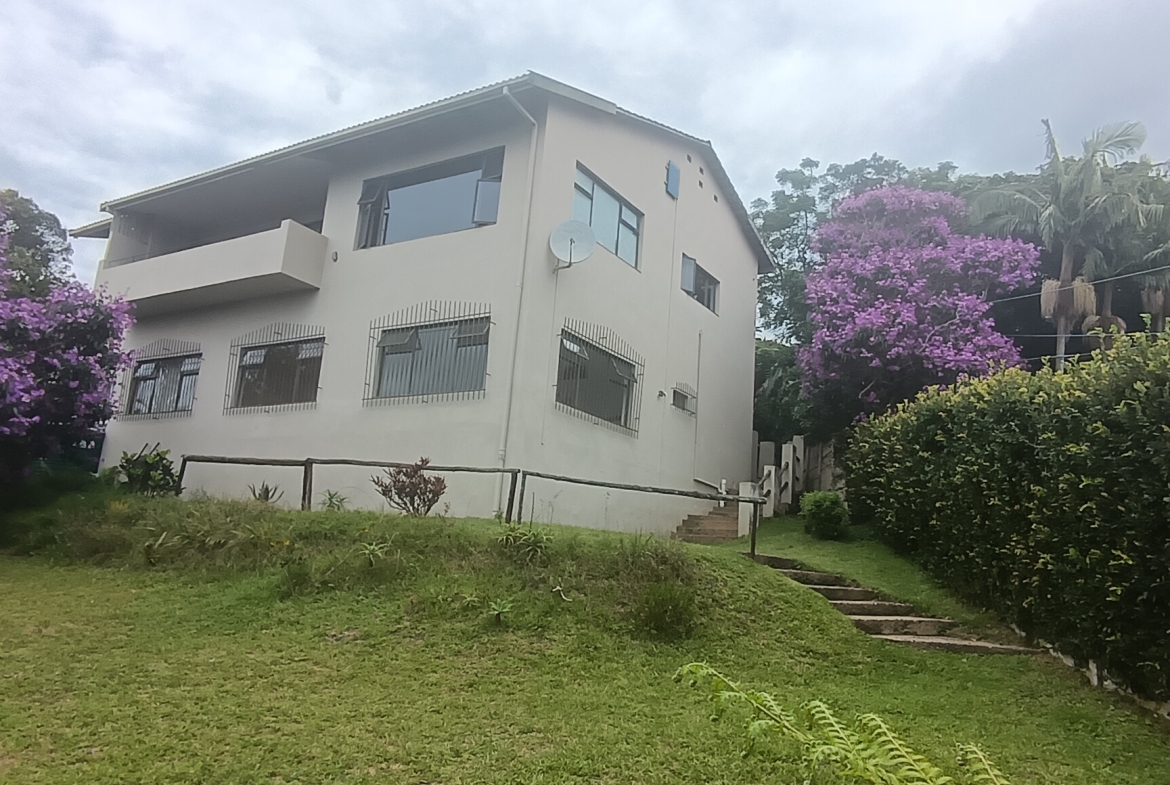 6-Bedroom Coastal Sanctuary with Expansive Sea Views – Margate,