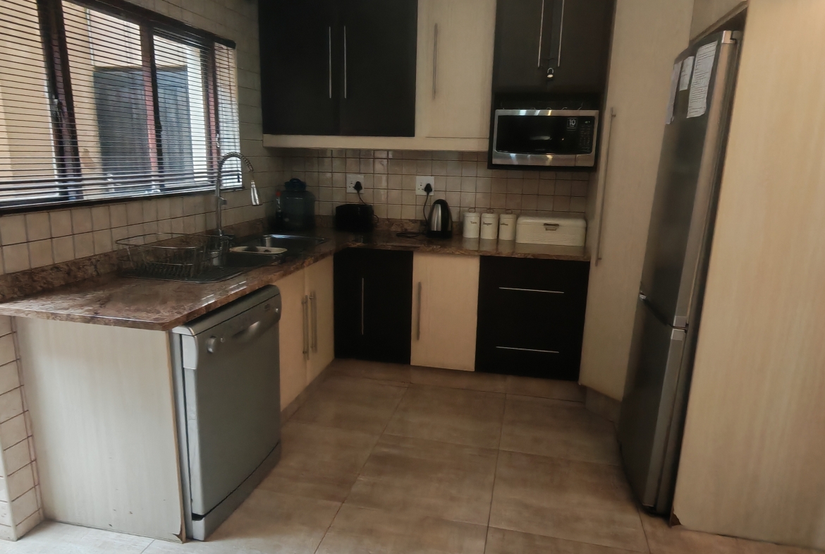 Sophisticated 5-Bedroom Residence with Ocean Views, Uvongo