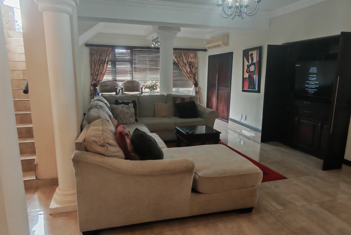 Sophisticated 5-Bedroom Residence with Ocean Views, Uvongo