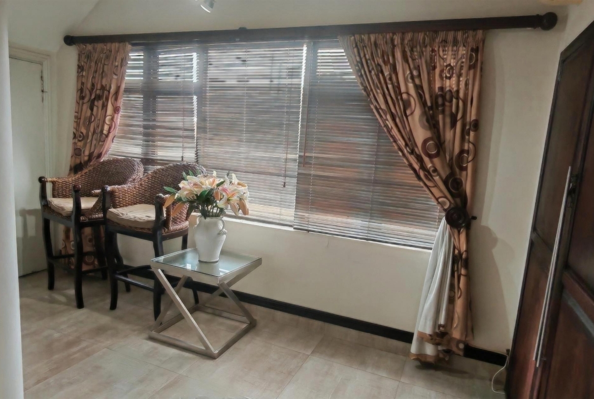 Sophisticated 5-Bedroom Residence with Ocean Views, Uvongo