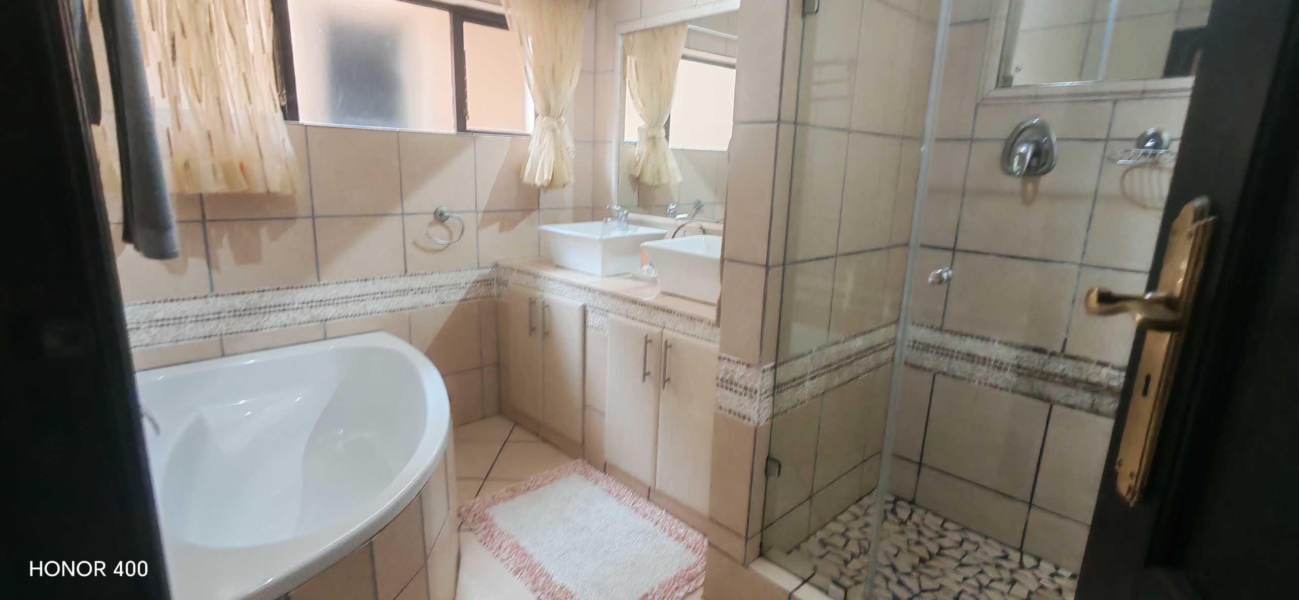 IMG_20260922_095901 Sophisticated 5-Bedroom Residence with Ocean Views, Uvongo