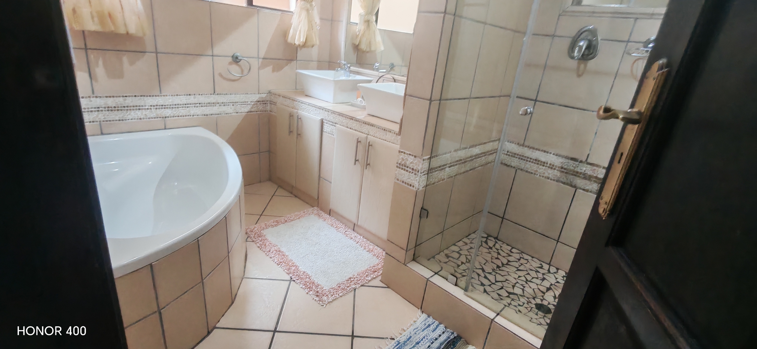 IMG_20260922_095905 Sophisticated 5-Bedroom Residence with Ocean Views, Uvongo