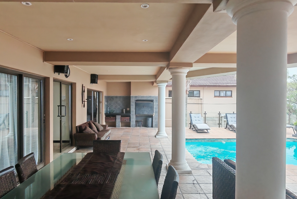 Sophisticated 5-Bedroom Residence with Ocean Views, Uvongo