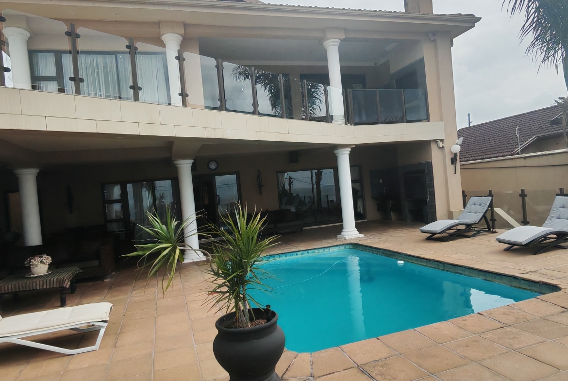 Sophisticated 5-Bedroom Residence with Ocean Views, Uvongo