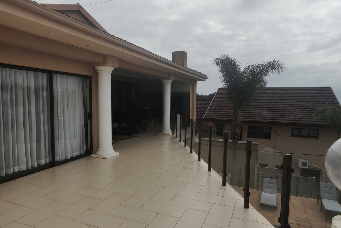 Sophisticated 5-Bedroom Residence with Ocean Views, Uvongo