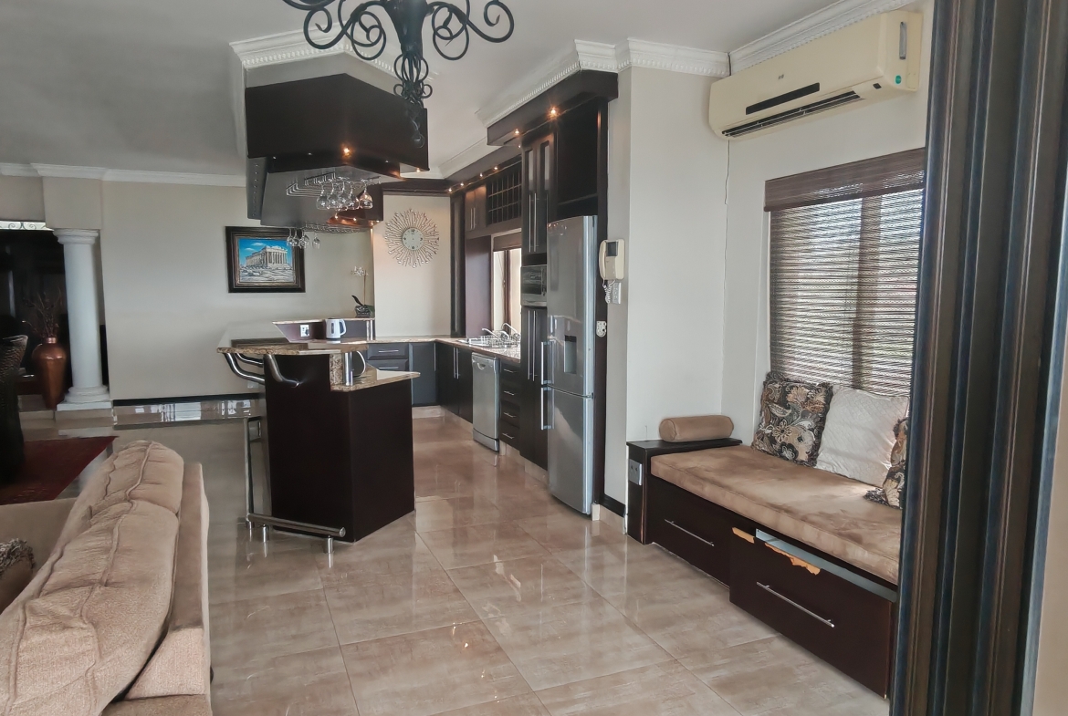 Sophisticated 5-Bedroom Residence with Ocean Views, Uvongo