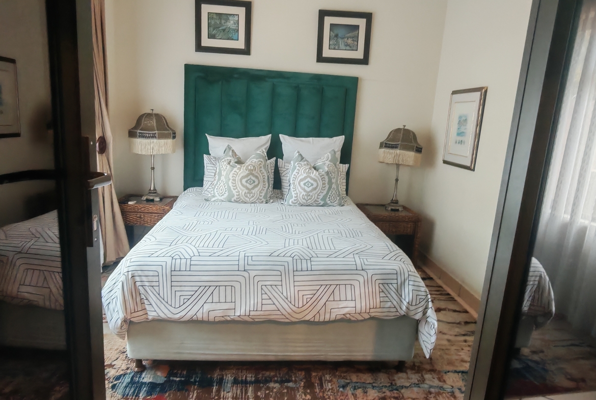 Sophisticated 5-Bedroom Residence with Ocean Views, Uvongo