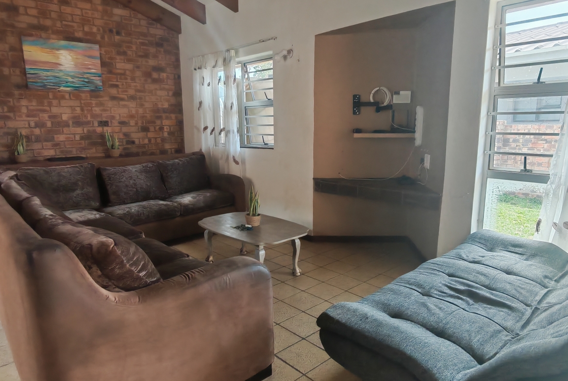 Modern 7-Bedroom Beachfront Residence with Uninterrupted Sea Views – Spiros Beach, Port Edward