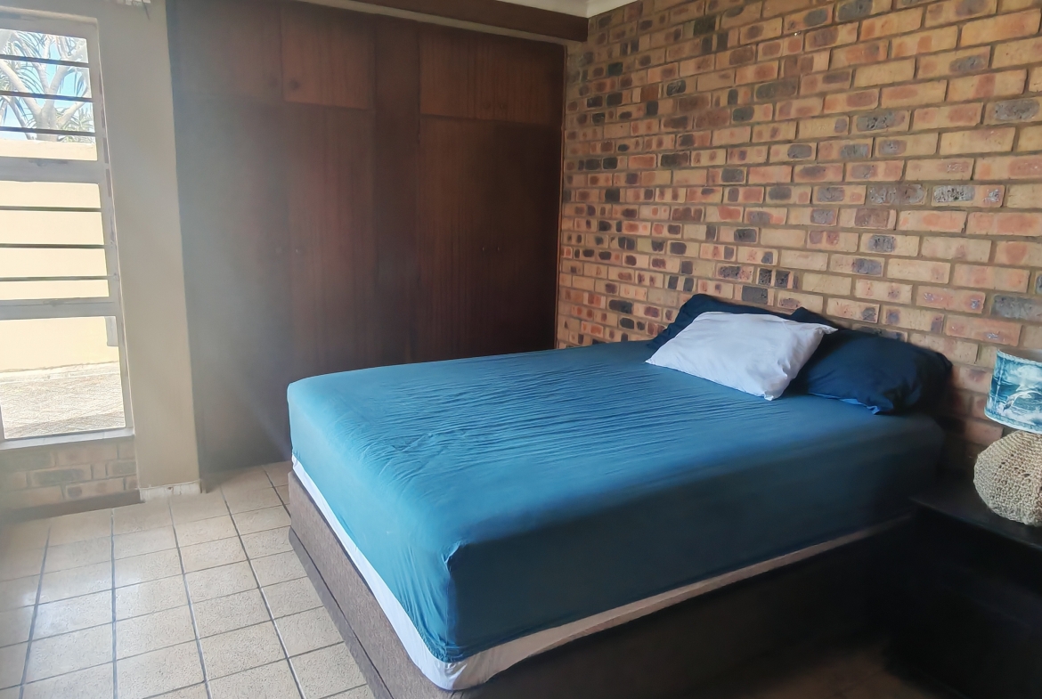 Modern 7-Bedroom Beachfront Residence with Uninterrupted Sea Views – Spiros Beach, Port Edward