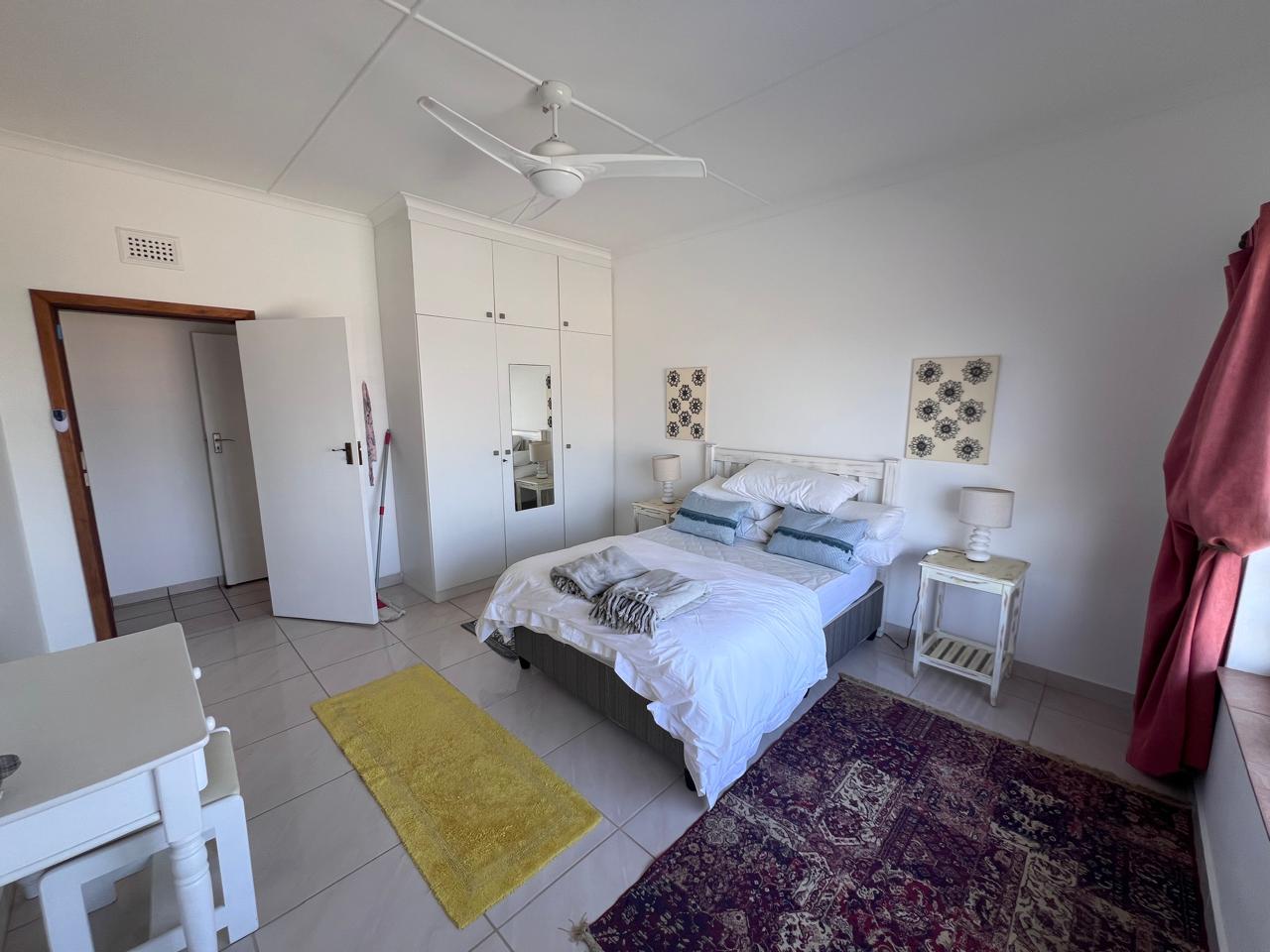 IMG_4055 Spacious 2-Bedroom Apartment with Beautiful Sea Views to Rent