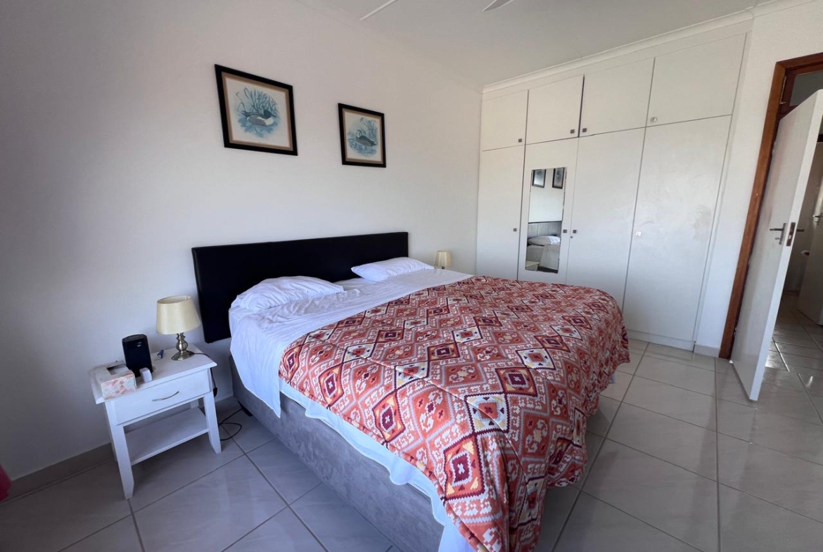 Spacious 2-Bedroom Apartment with Beautiful Sea Views to Rent