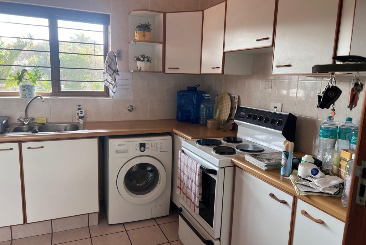 Spacious 2-Bedroom Apartment with Beautiful Sea Views to Rent