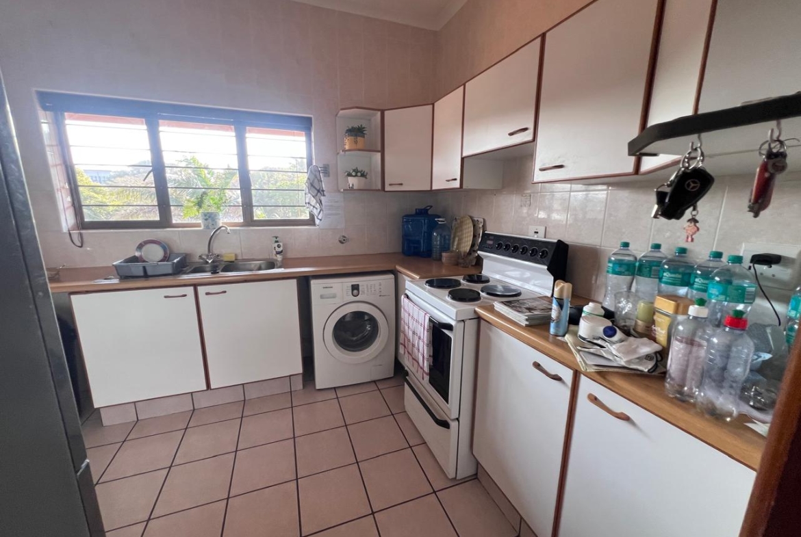 Spacious 2-Bedroom Apartment with Beautiful Sea Views to Rent