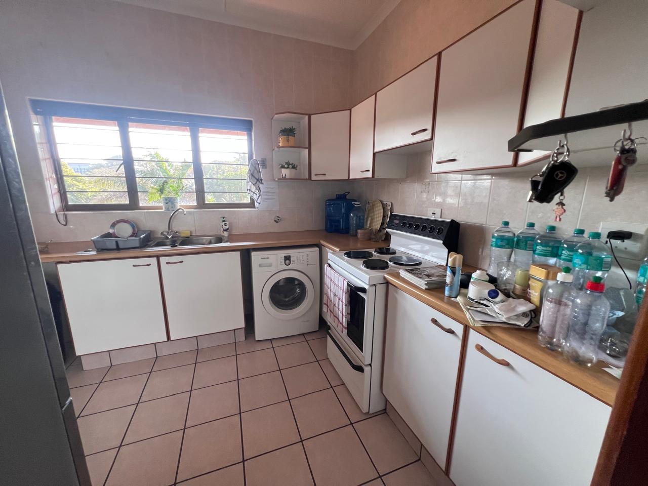 IMG_4063 Spacious 2-Bedroom Apartment with Beautiful Sea Views to Rent