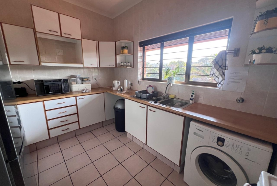 Spacious 2-Bedroom Apartment with Beautiful Sea Views to Rent
