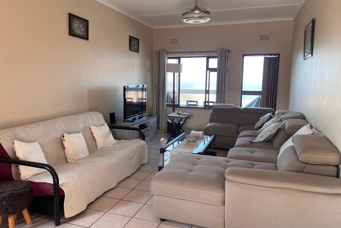 Spacious 2-Bedroom Apartment with Beautiful Sea Views to Rent