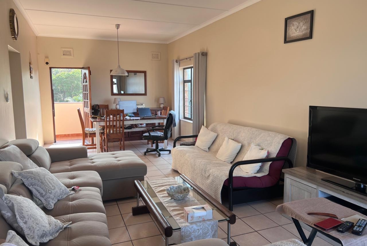 Spacious 2-Bedroom Apartment with Beautiful Sea Views to Rent
